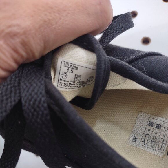 Vans Black Canvass Sneakers, Size Kids 1.5 - Picture 7 of 8